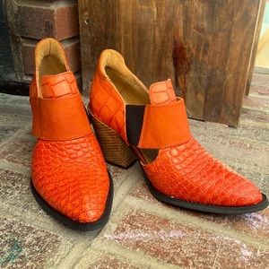 John Fluevog ankle booties- coral size 7 EUC